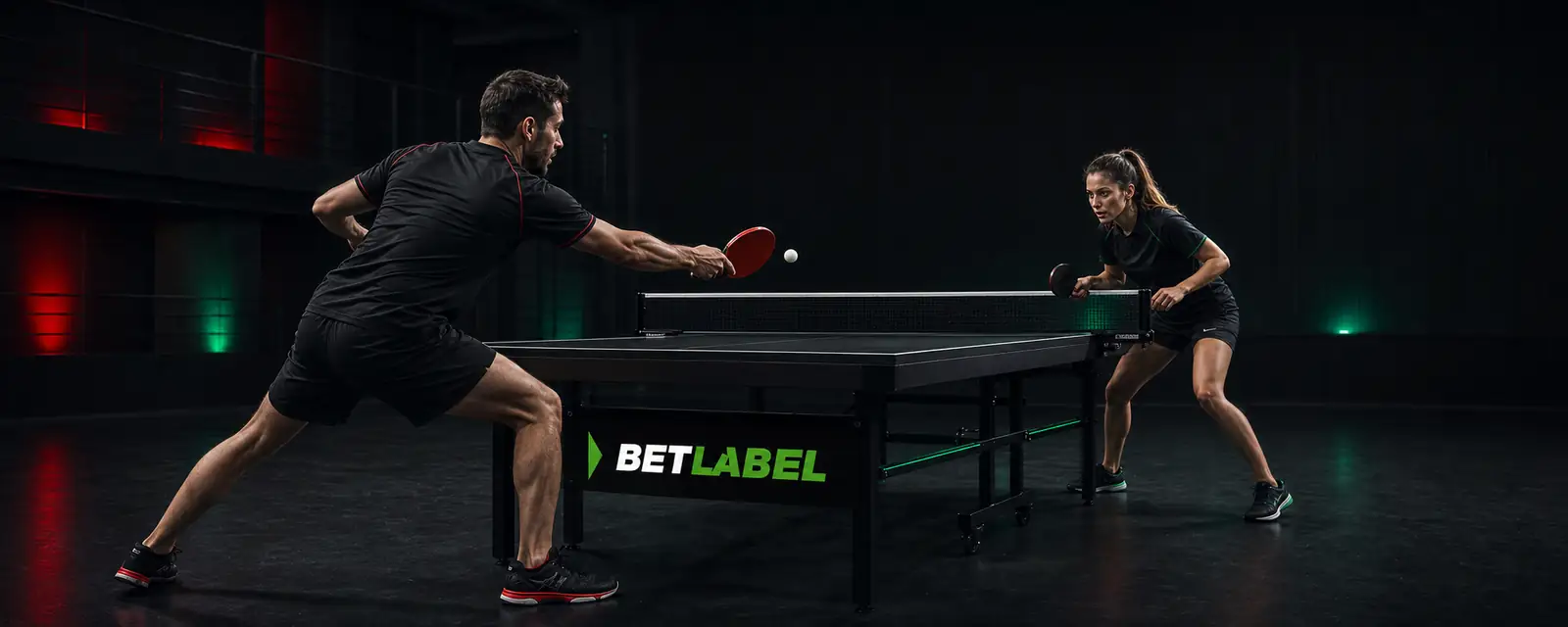Atletas adultos de ténis de mesa com a marca BetLabel